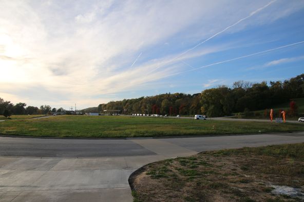 Blackhawk Landing (Lot 1B): 3000-3234 Blackhawk Road Lot 1B, Rock Island, IL 61201
